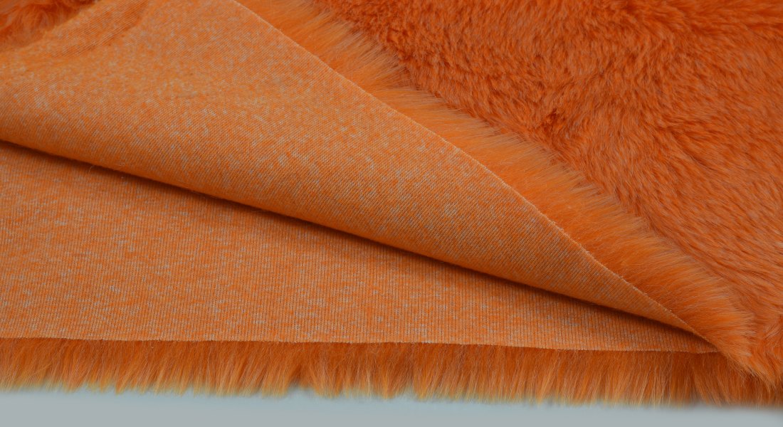 Umělá kožešina,světlejší oranžová, šíře 150, vlas 30 mm, metráž
