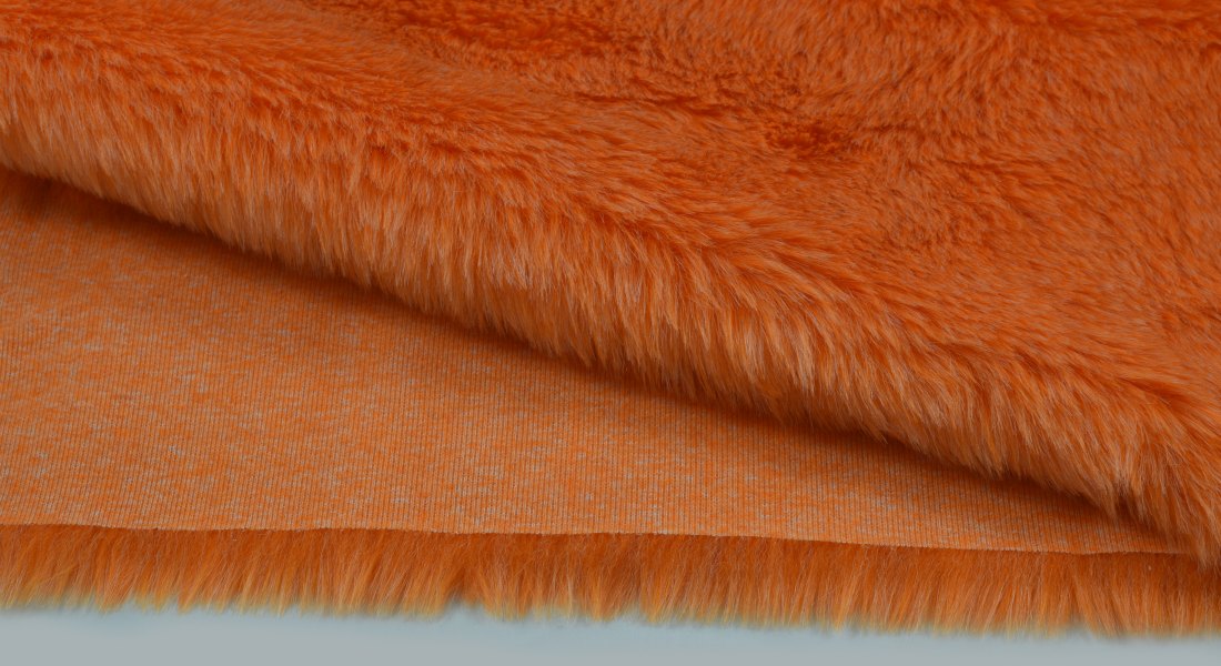 Umělá kožešina,světlejší oranžová, šíře 150, vlas 30 mm, metráž