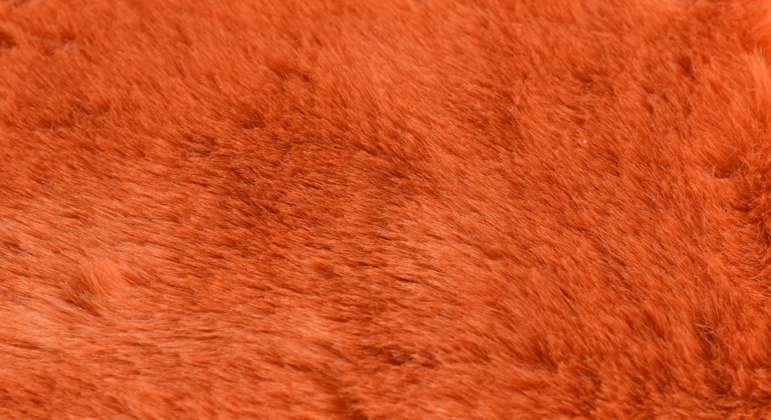 Umělá kožešina lososově oranžová, šíře 150cm, vlas 30mm