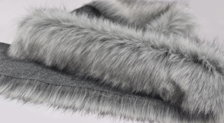 Umělá kožešina světlě šedá ,evropský výrobce, šíře 150 cm